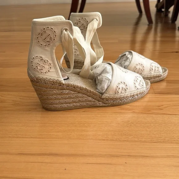 NEW Gucci GG logo espadrille wedges - Picture 5 of 9